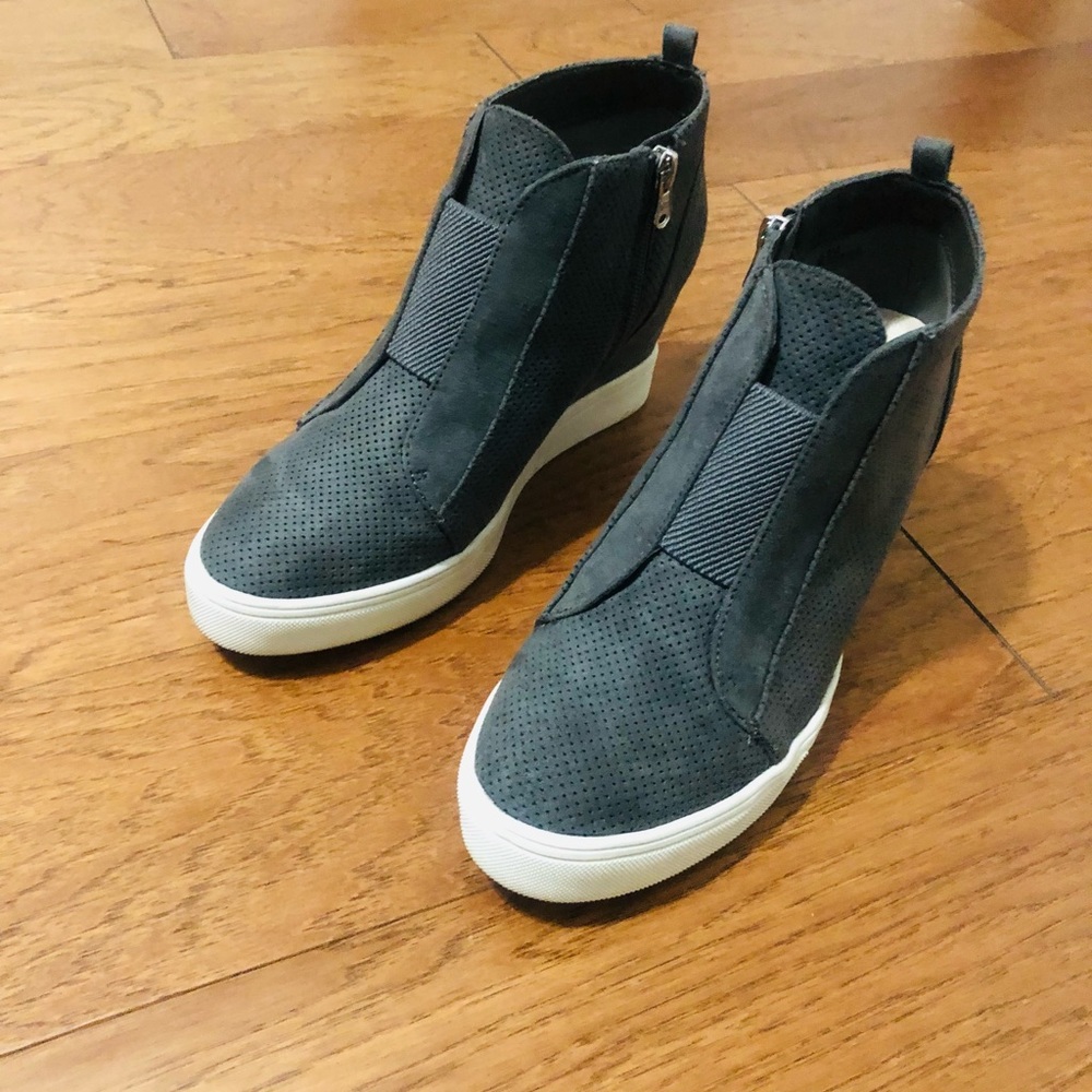 MIA - Gray suede wedge sneakers